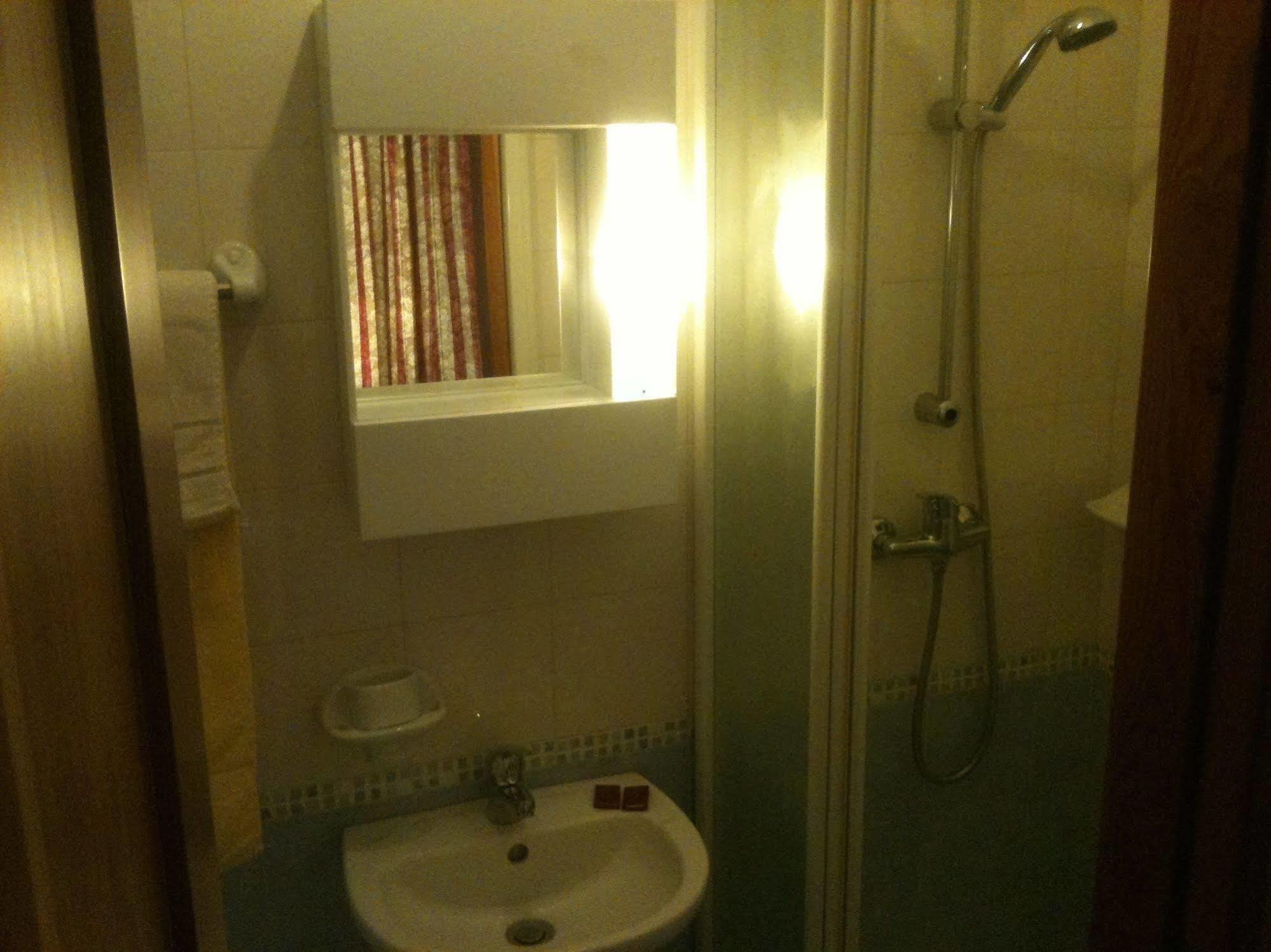 Akwador Guest House Marsaskala Ngoại thất bức ảnh