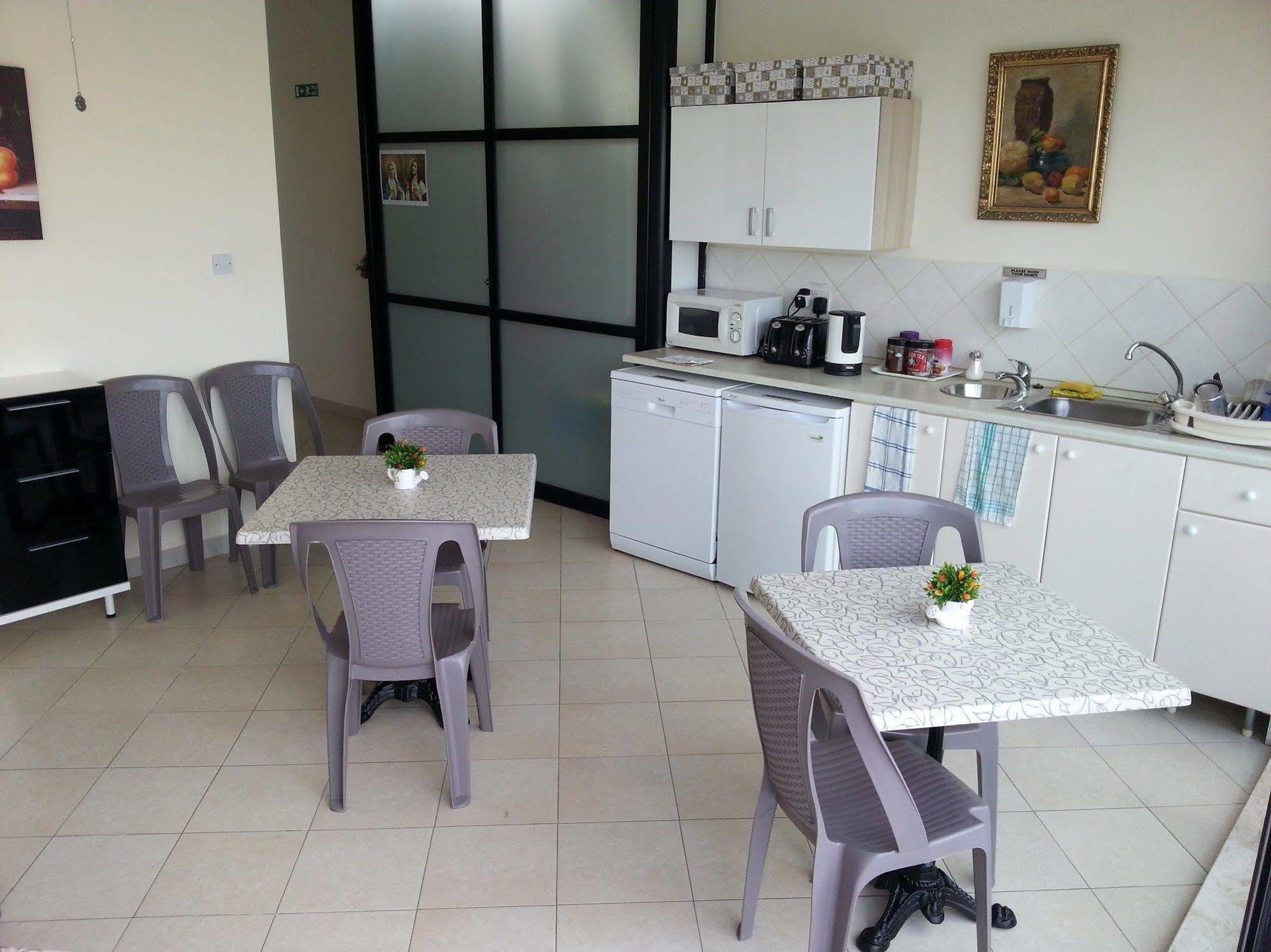 Akwador Guest House Marsaskala Ngoại thất bức ảnh