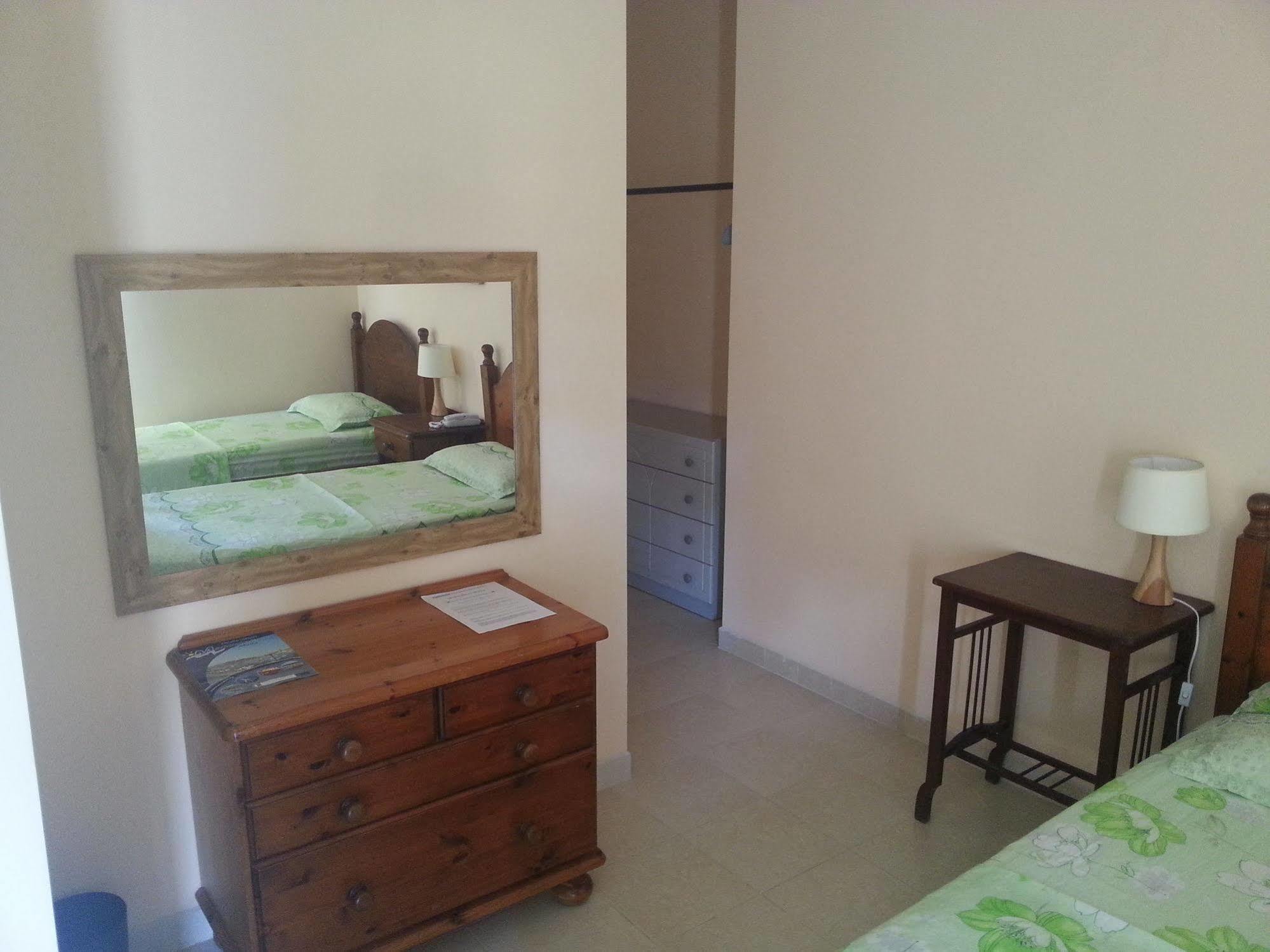 Akwador Guest House Marsaskala Ngoại thất bức ảnh