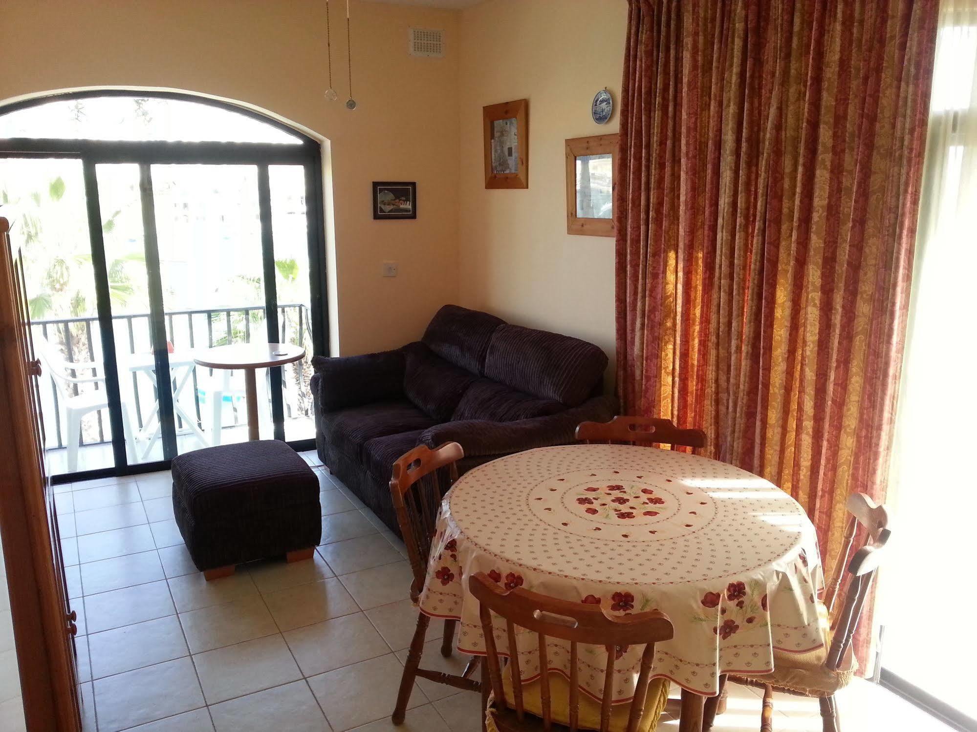 Akwador Guest House Marsaskala Ngoại thất bức ảnh