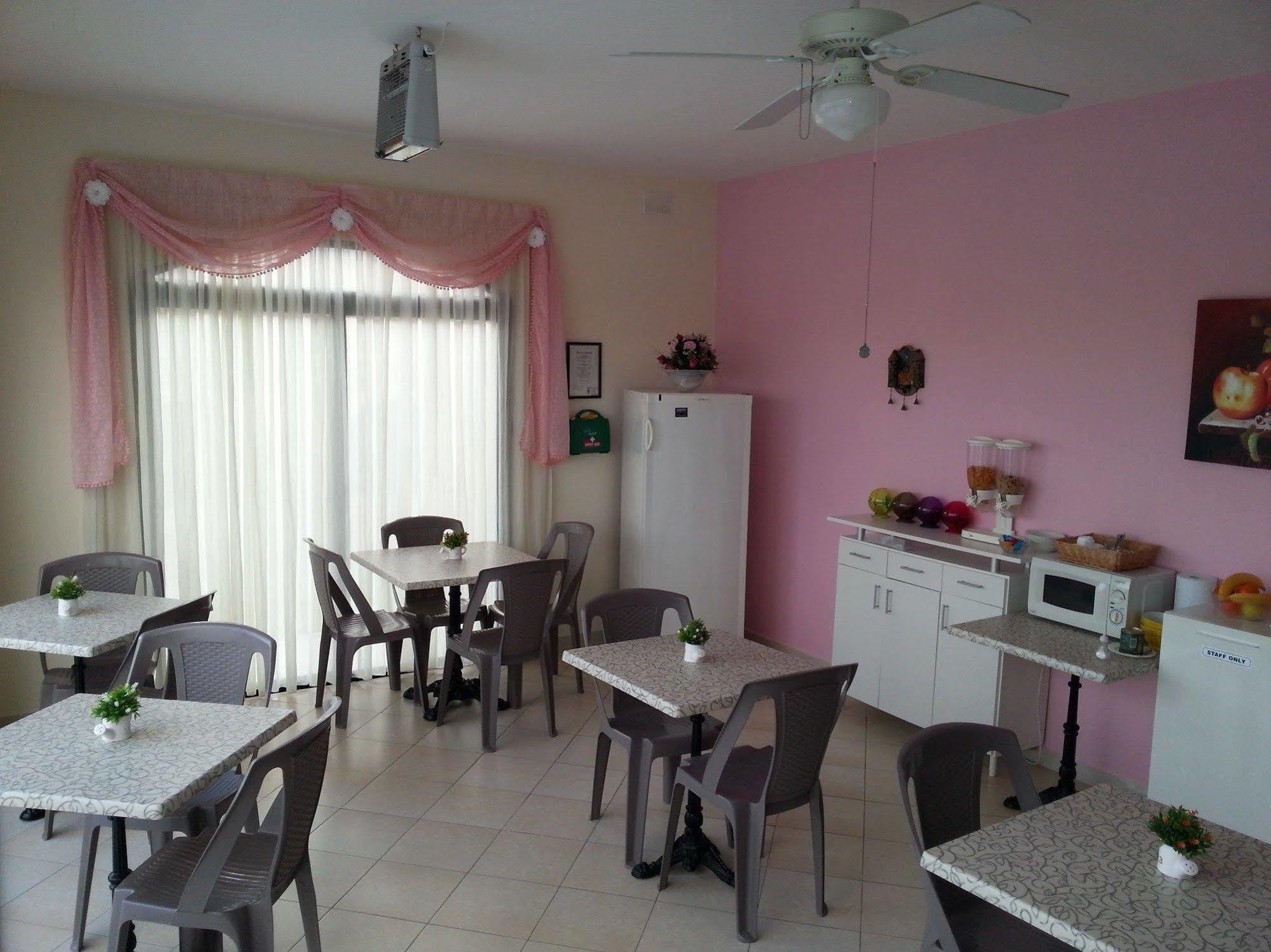 Akwador Guest House Marsaskala Ngoại thất bức ảnh